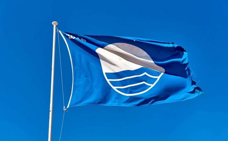 Γαλάζιες σημαίες στον Δήμο Καρύστου